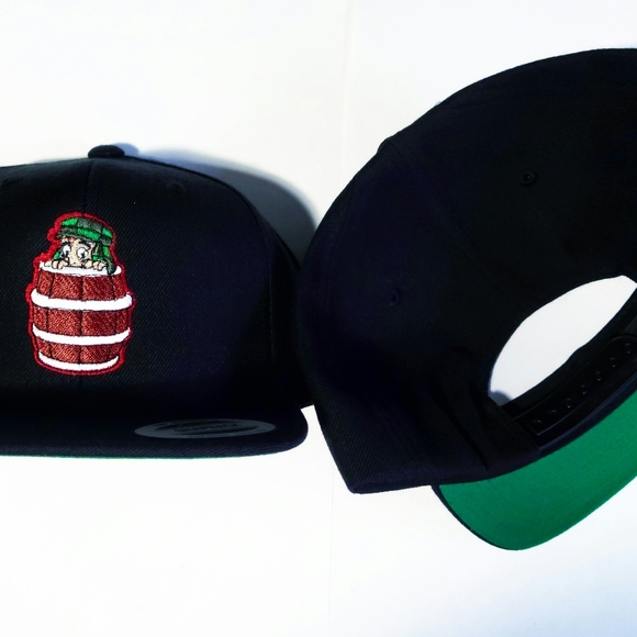COPY - Gorra tipo Snapback con bordado de el Chavo del 8 - Picture 2 of 3